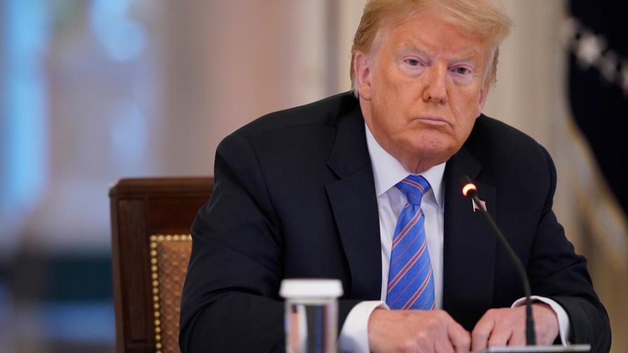 Trump ordena castigar con largas penas de prisión a quien ataque monumentos Trump ordena castigar con largas penas de prisión a quien ataque monumentos