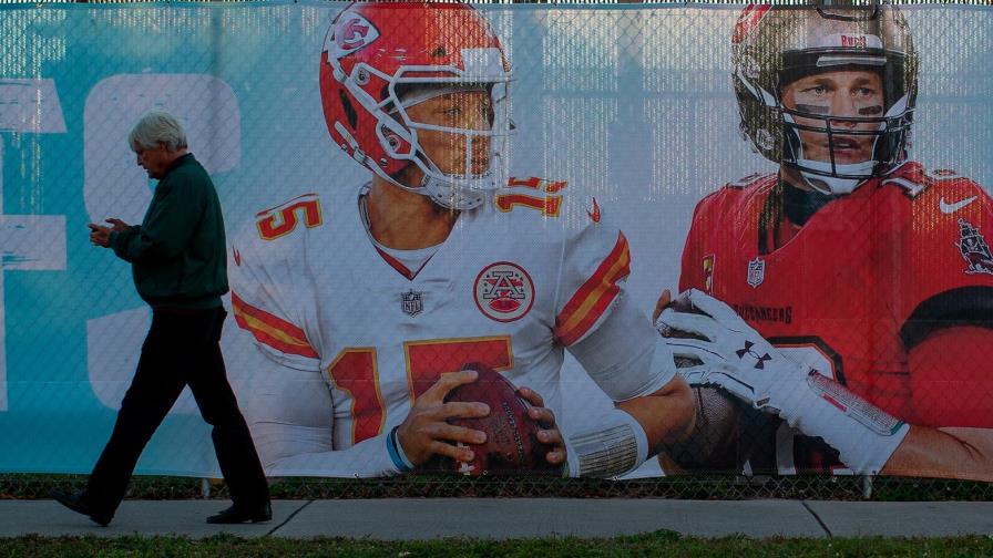 Brady contra Mahomes, un duelo generacional en el Super Bowl más atípico
