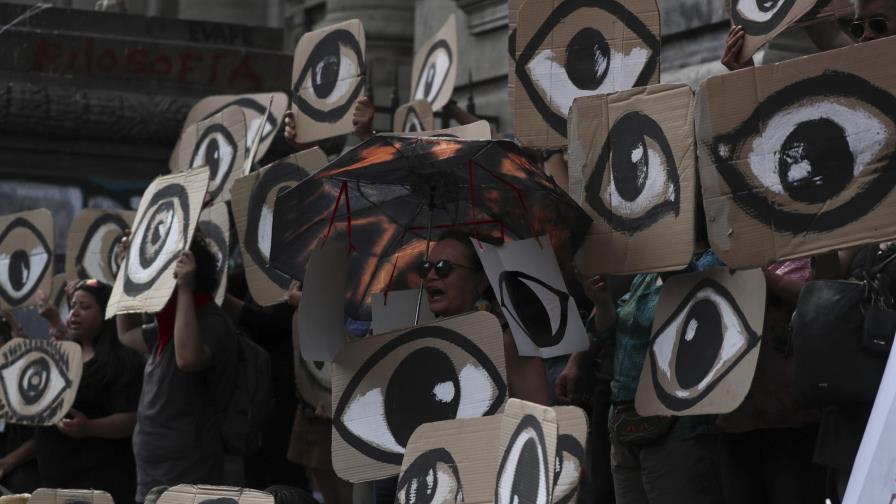 Un millar de policías impiden protesta en Chile