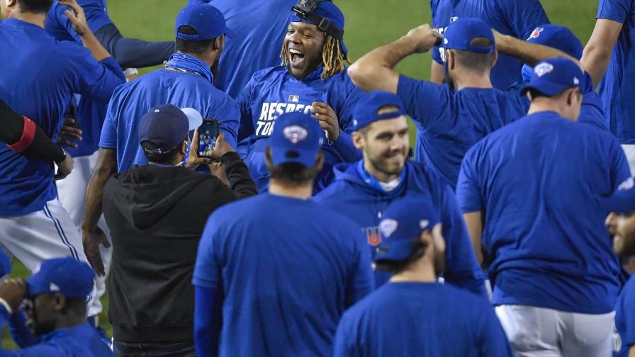 Azulejos avanzan a playoffs por 1ra vez desde 2016