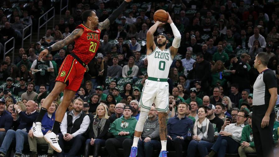 Tatum anota 32 puntos y Celttics ganan 112-107 a Hawks Tatum anota 32 puntos y Celttics ganan 112-107 a Hawks