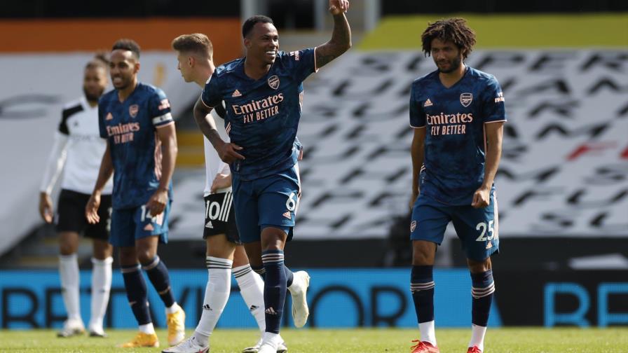 Willian sets up Arsenals 3 goals in opening win at Fulham