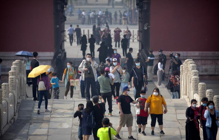 China reabre la Ciudad Prohibida y parques en la capital