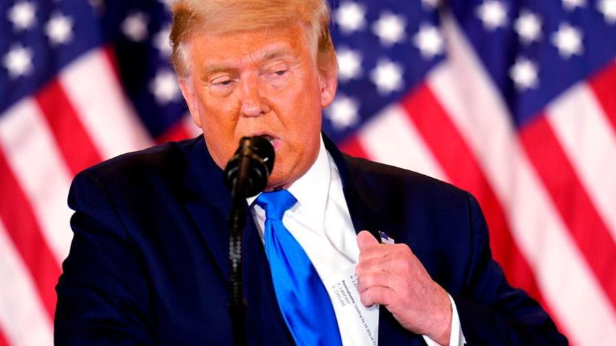 Trump no desiste de sus acusaciones de fraude pese a la traición de Barr Trump no desiste de sus acusaciones de fraude pese a la traición de Barr