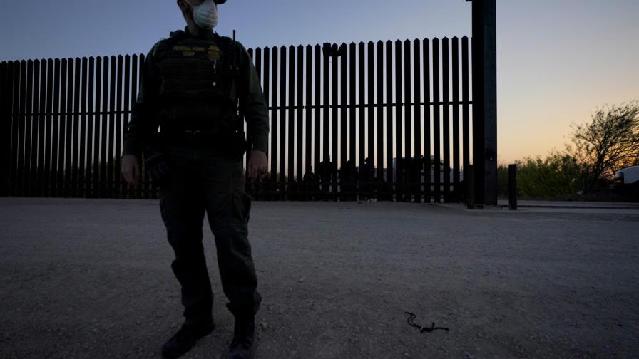 Gobernador: Texas construirá muro fronterizo; no da detalles
