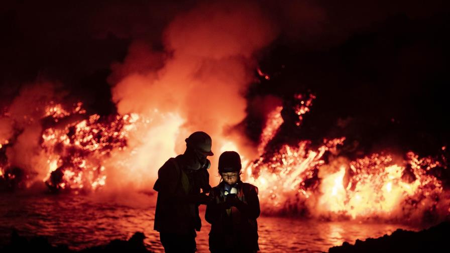 Se abren varios respiraderos volcánicos en isla de La Palma Se abren varios respiraderos volcánicos en isla de La Palma