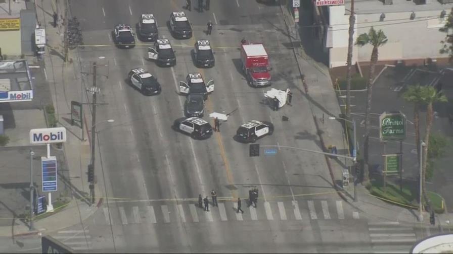 Policías abaten a hombre que los encaró en Los Ángeles
