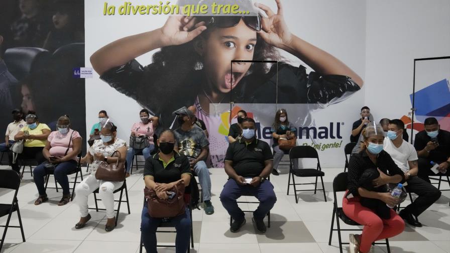 Más escándalos por vacunación contra COVID-19 en Panamá