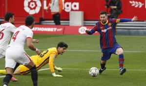 Messi brilla en la victoria del Barcelona 2-0 sobre Sevilla