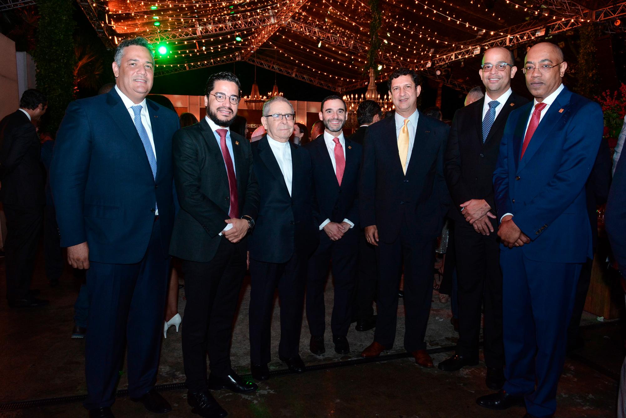 Manuel Genao, Raúl Ovalle, Agripino Núñez Collado, Roberto Jiménez, Manuel Estrella, Melvin Deschamps y Andrés Guerrero. 