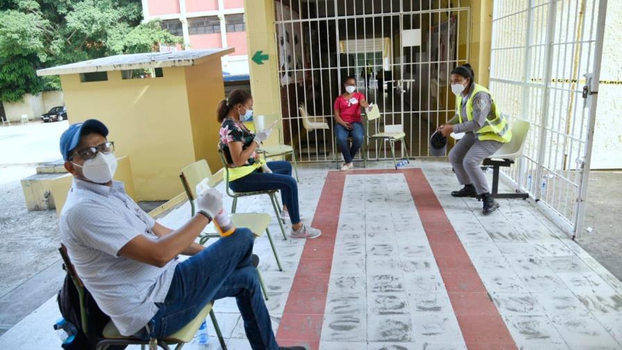 Centros de votación lucen con poco flujo al cierre de elecciones