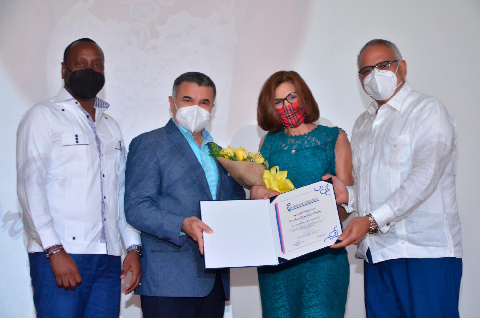 Henry Mesa, Martín Ortiz, María Diaz y Julio Gonell.