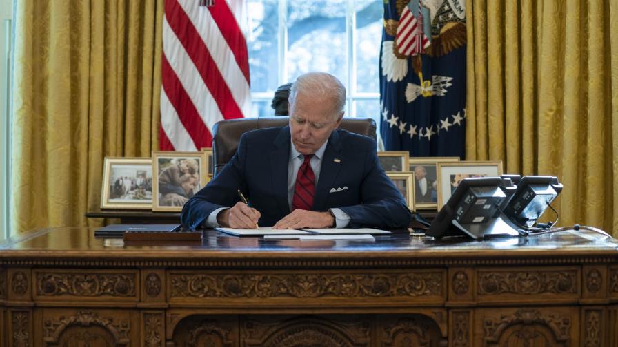 Equipo de Biden promociona plan económico entre votantes