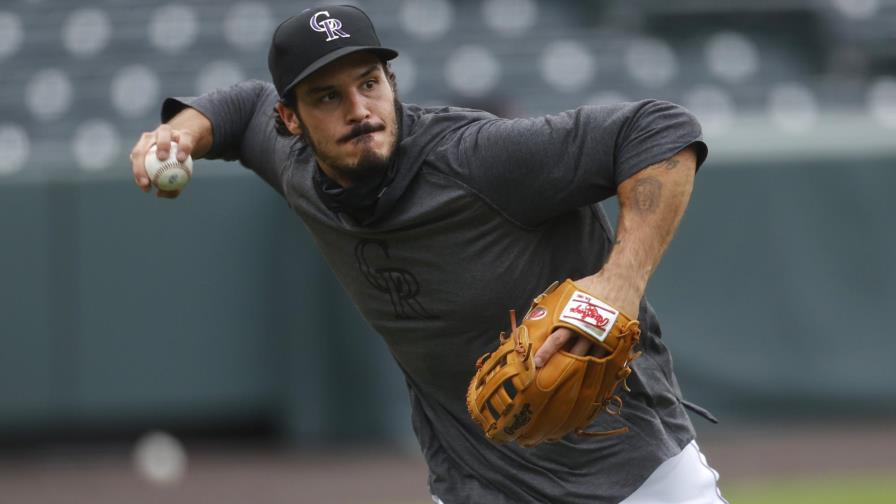 Misma historia con los Rockies: Buen bateo, débil pitcheo