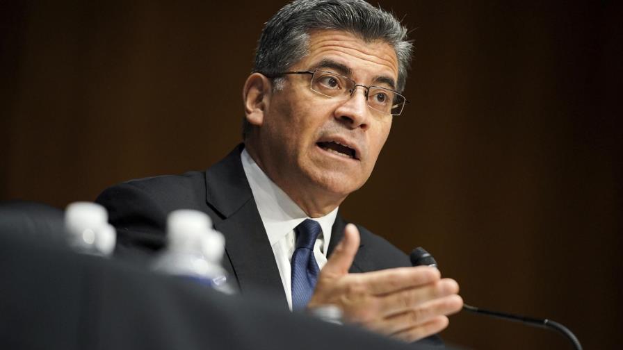 Senado avanza con nominado de Biden para secretario de Salud
