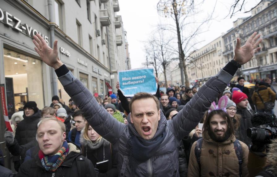 Navalny comparte una foto, dice que ya puede respirar solo