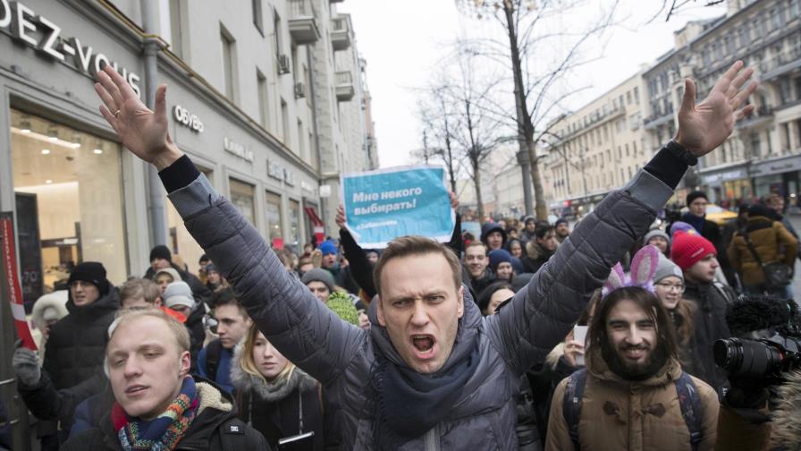 Navalny comparte una foto, dice que ya puede respirar solo