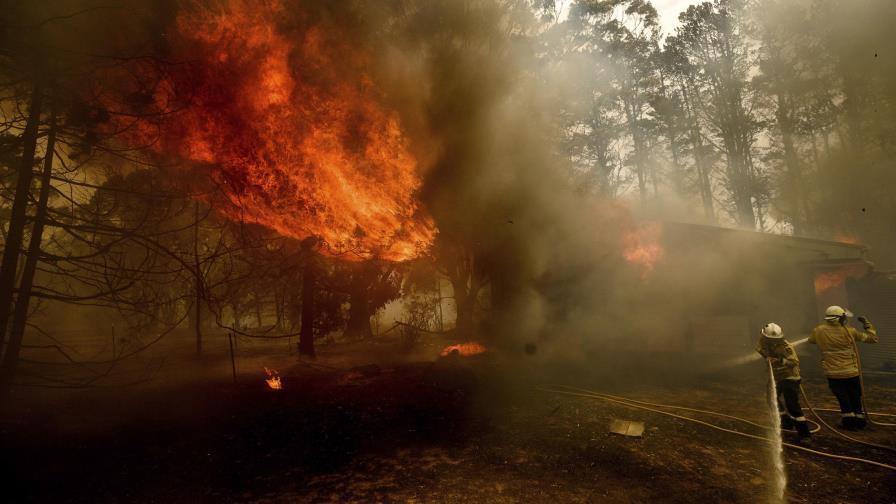 Se estrella un avión en lucha contra el fuego en Australia