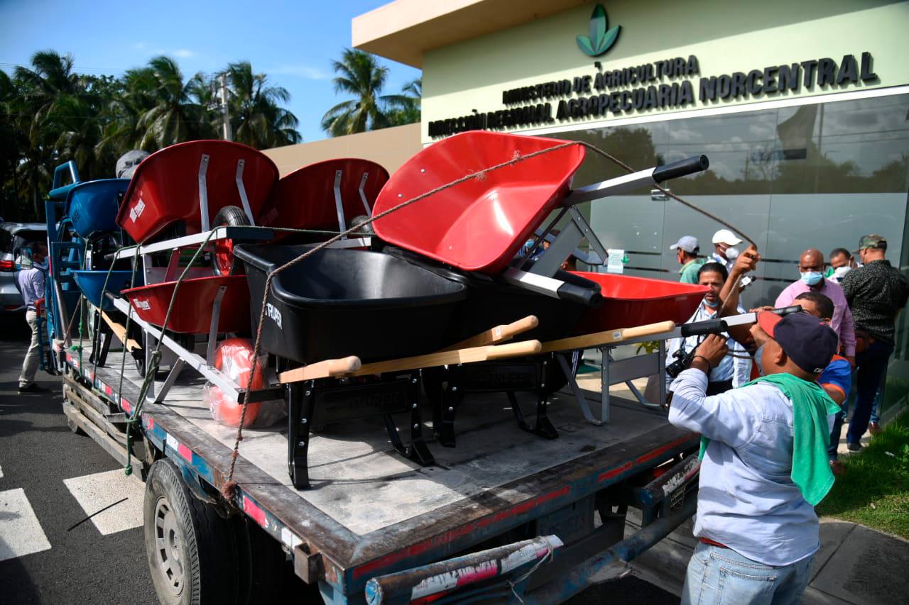 Equipos usados para los trabajos de contingencia de la peste porcina africana.