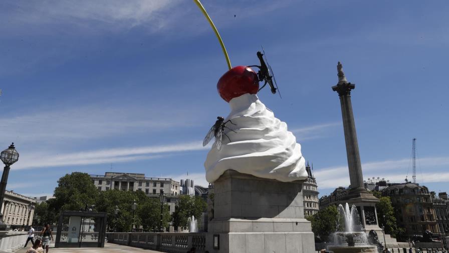 Artista mexicana a la Trafalgar Square de Londres en 2024