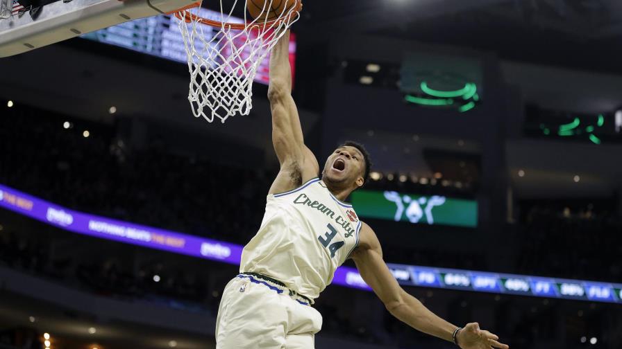 Con ‘triple doble’ de Antetokounmpo, Bucks aplastan a Bulls