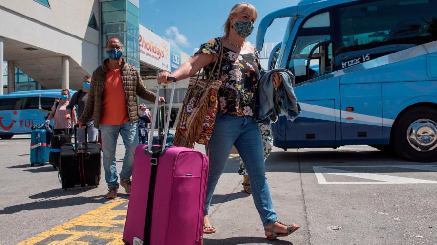 Llegan a España los primeros turistas alemanes después de tres meses Llegan a España los primeros turistas alemanes después de tres meses