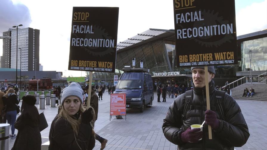 Policía de Londres utiliza cámaras de reconocimiento facial Policía de Londres utiliza cámaras de reconocimiento facial