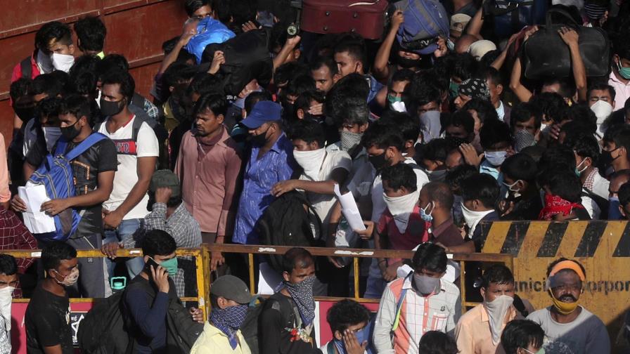 Suben contagios en India; reabre parque Disney en Shanghái