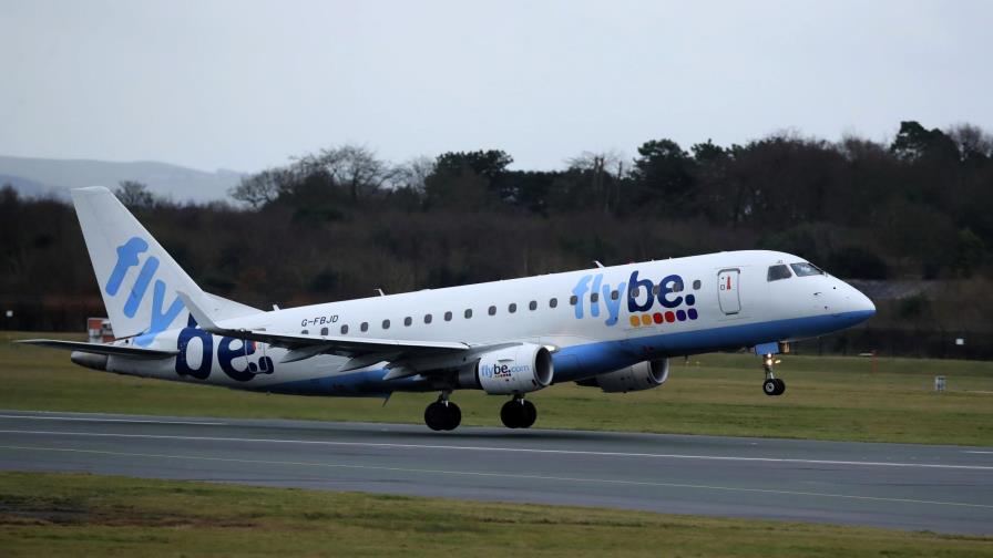 Gran Bretaña considera rescatar a aerolínea regional Flybe Gran Bretaña considera rescatar a aerolínea regional Flybe