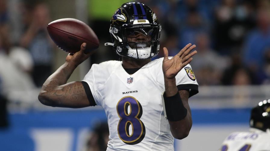 Lamar Jackson regresa a entrenar con Ravens