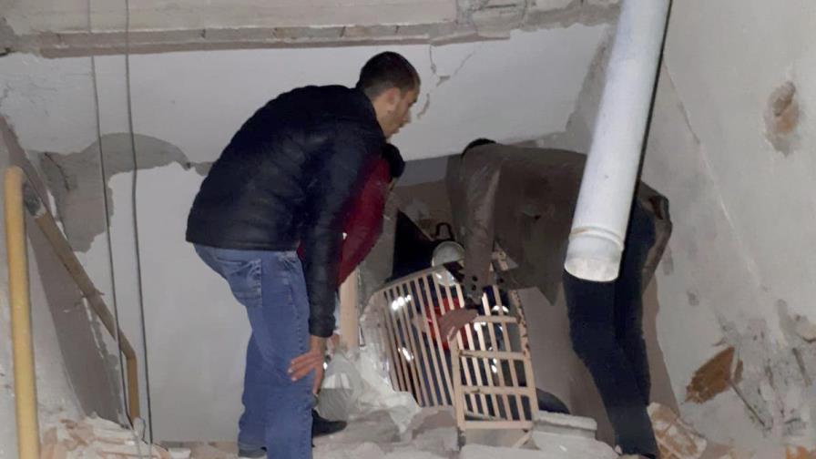 Al menos 18 muertos por sismo de 6,7 en el este de Turquía