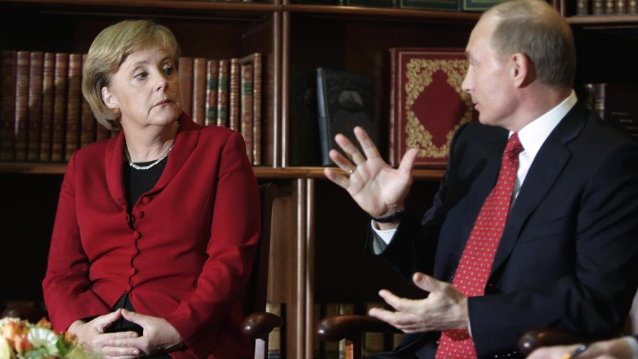 Reunión Merkel-Putin en medio de tensiones