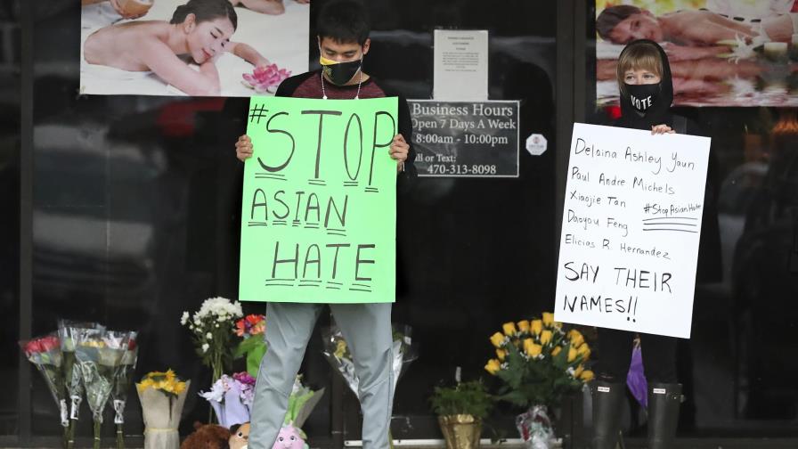 Asiático-estadounidenses lloran a los fallecidos en Atlanta