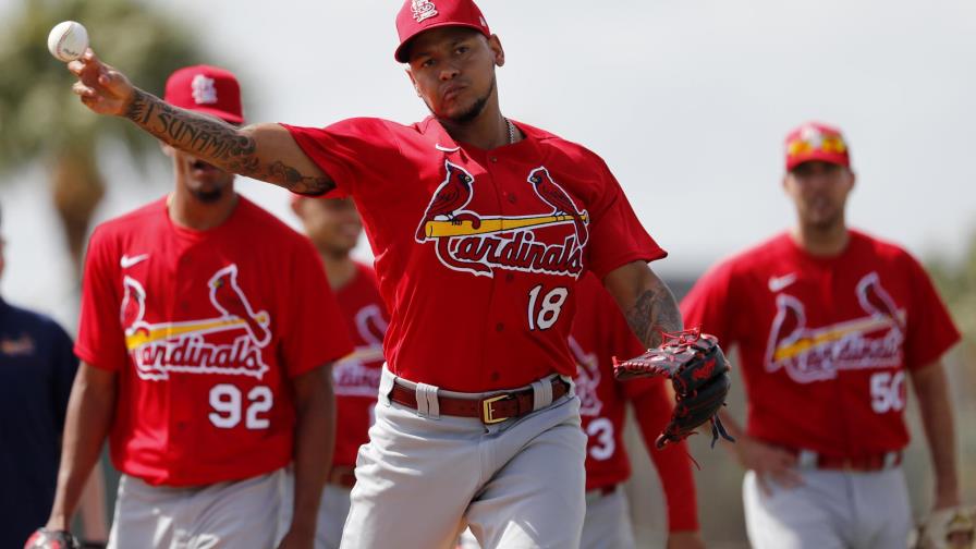 Carlos Martínez podría entrar en rotación de los Cardenales