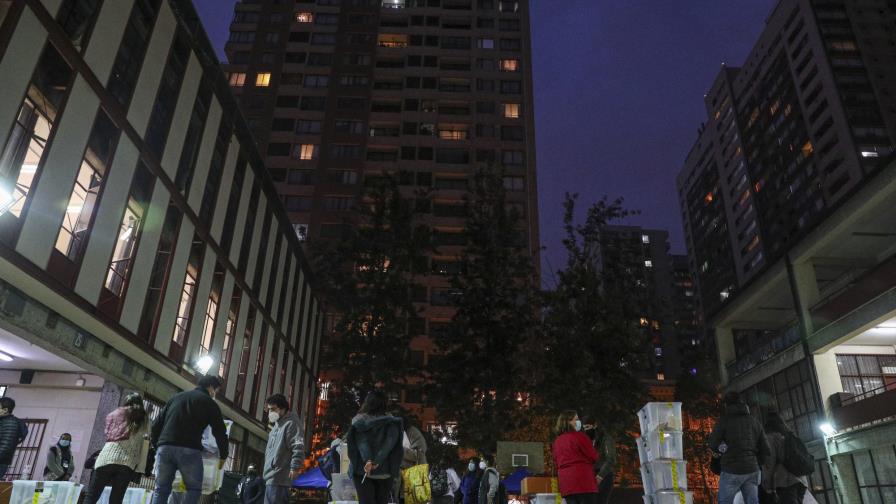 Chile vive segunda jornada de históricas elecciones