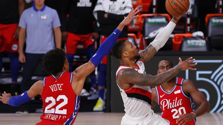 Responde Lillard con 51 puntos en victoria sobre 76ers Responde Lillard con 51 puntos en victoria sobre 76ers