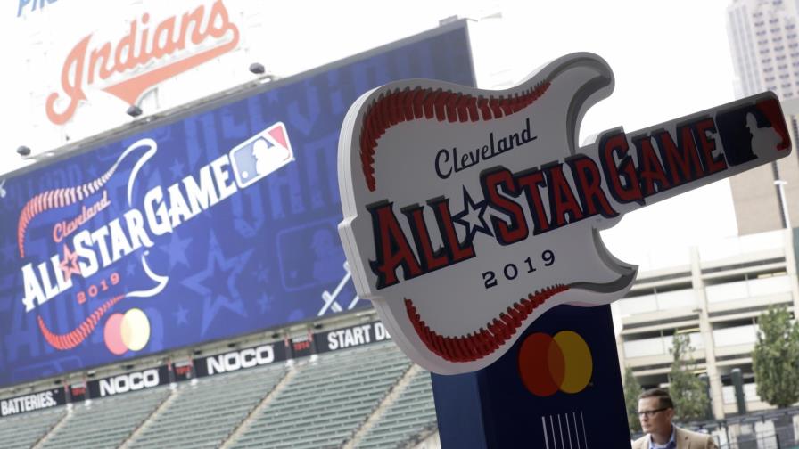 Indios de Cleveland examinan cambiar de nombre