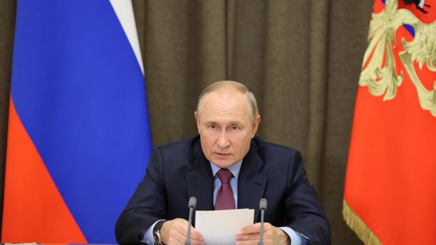 Putin insta a los fabricantes rusos a desarrollar superarmas