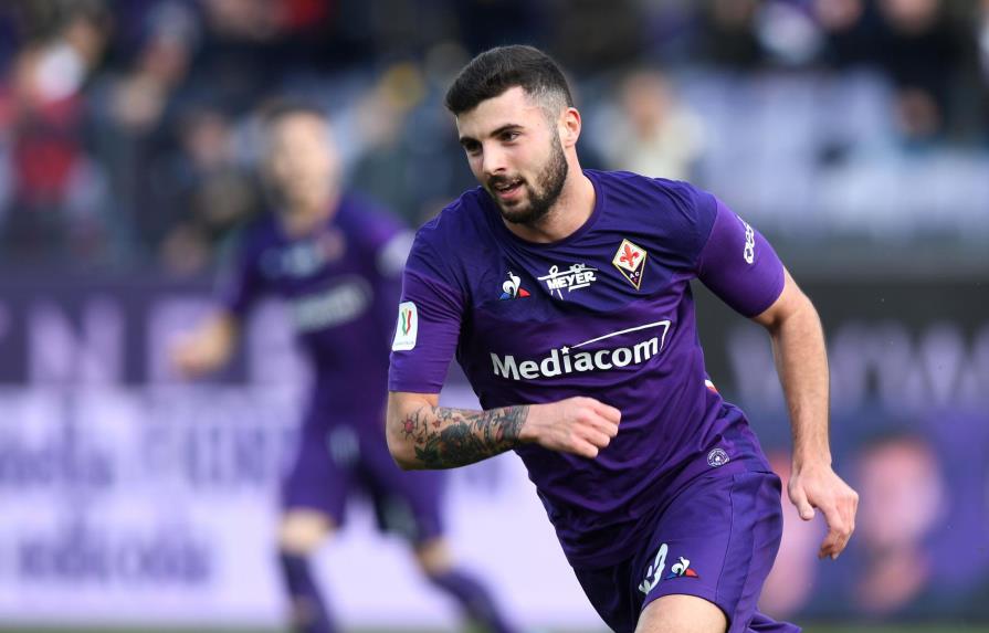 Con 10 hombres, Fiorentina avanza en Copa Italia