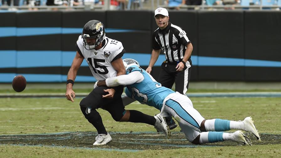 McCaffrey anota 3 veces y Panthers vencen a Jaguars