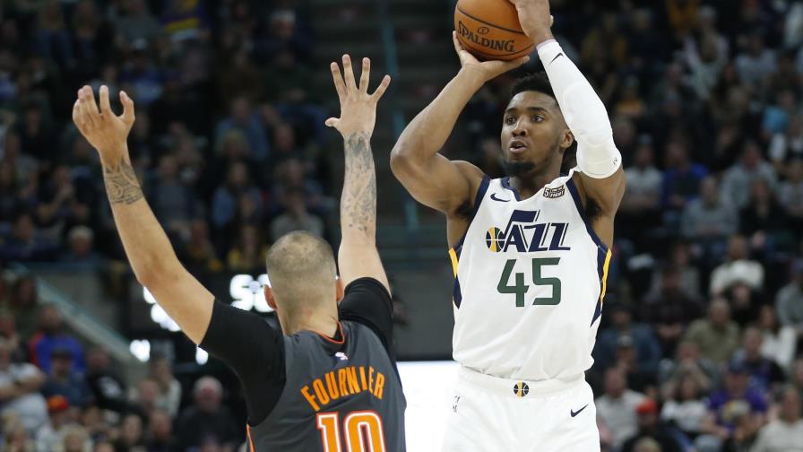 Mitchell enciende ataque clave; Jazz vence a Magic Mitchell enciende ataque clave; Jazz vence a Magic