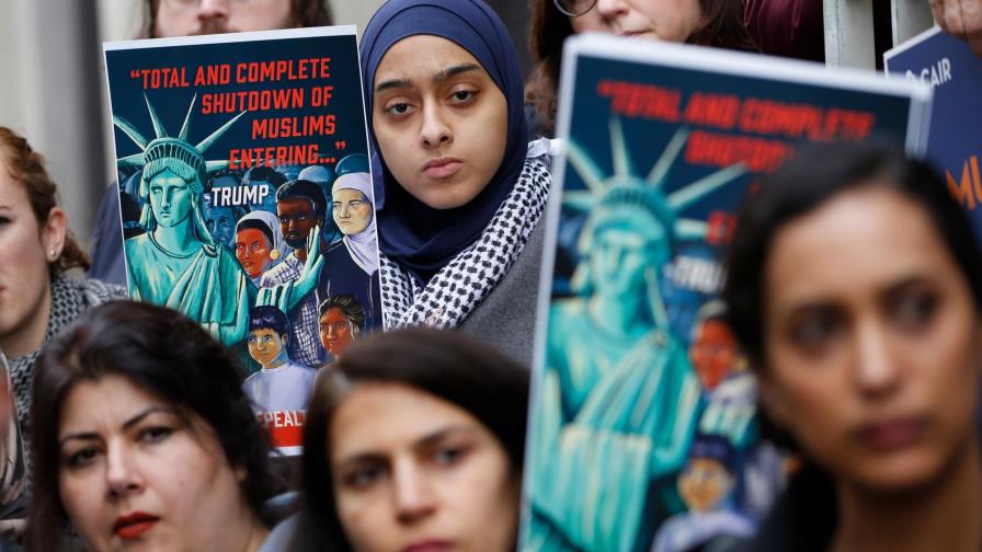 Grupos religiosos critican límite de Trump a refugiados Grupos religiosos critican límite de Trump a refugiados
