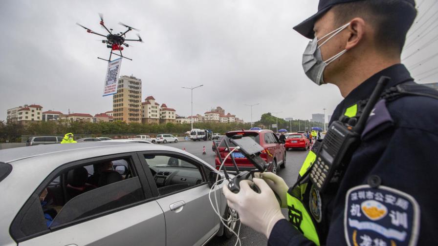 Bajan por 2do día los casos nuevos del virus en China Bajan por 2do día los casos nuevos del virus en China