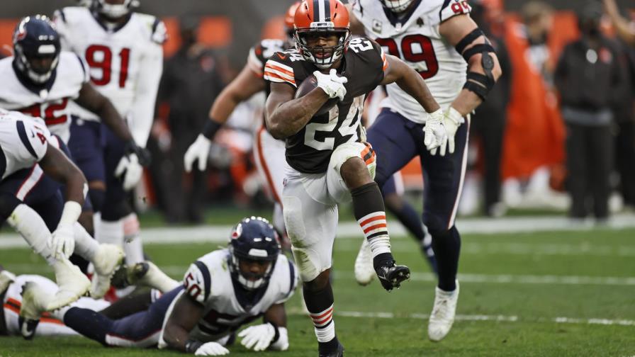 Browns se sobreponen al mal clima y vencen 10-7 a Texans