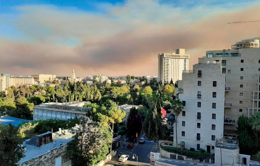 Un incendio cerca de Jerusalén obliga a evacuar varias áreas residenciales