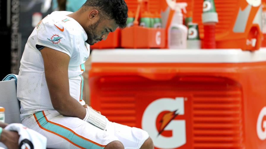 Dolphins insisten que su quarterback es Tagovailoa Dolphins insisten que su quarterback es Tagovailoa