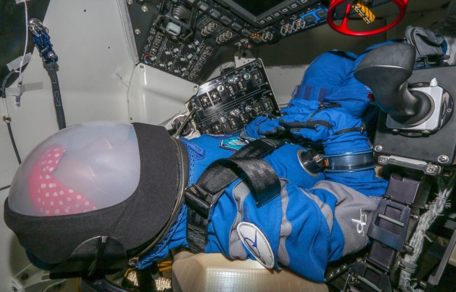 Maniquí espacial de Boeing se llamará “Rosie, la astronauta”