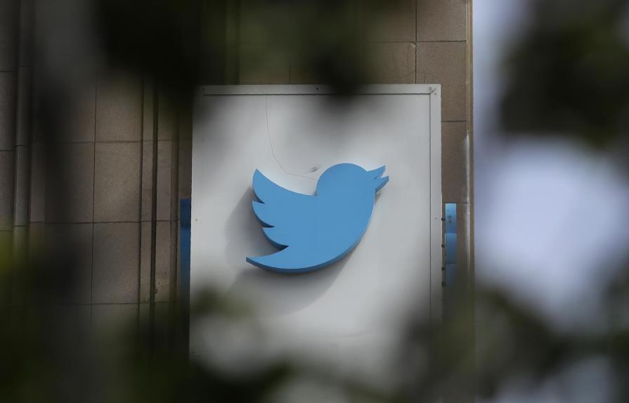 EEUU dice que saudíes reclutaron a dos empleados de Twitter para espiar