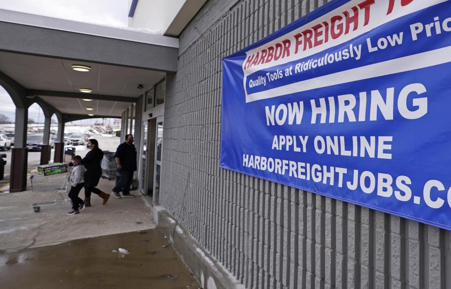 EEUU: bajan pedidos de prestaciones por desempleo
