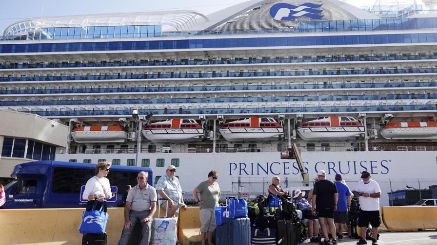 Florida: Empleados que reciben a pasajeros tienen el virus Florida: Empleados que reciben a pasajeros tienen el virus